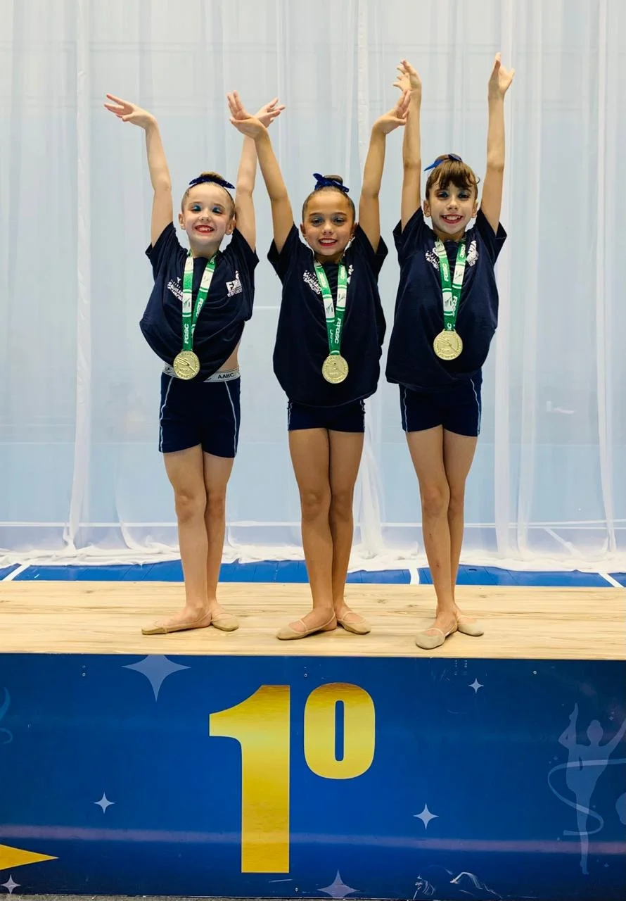 Atletas de Balneário Camboriú conquistam título inédito na ginástica rítmica