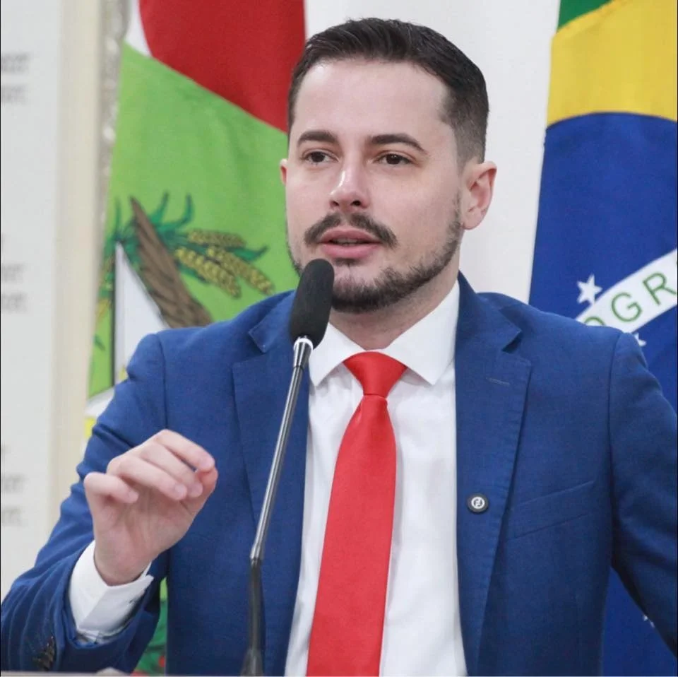 Vereador Jean Volpato garante comissão de prevenção ao HIV em Blumenau
