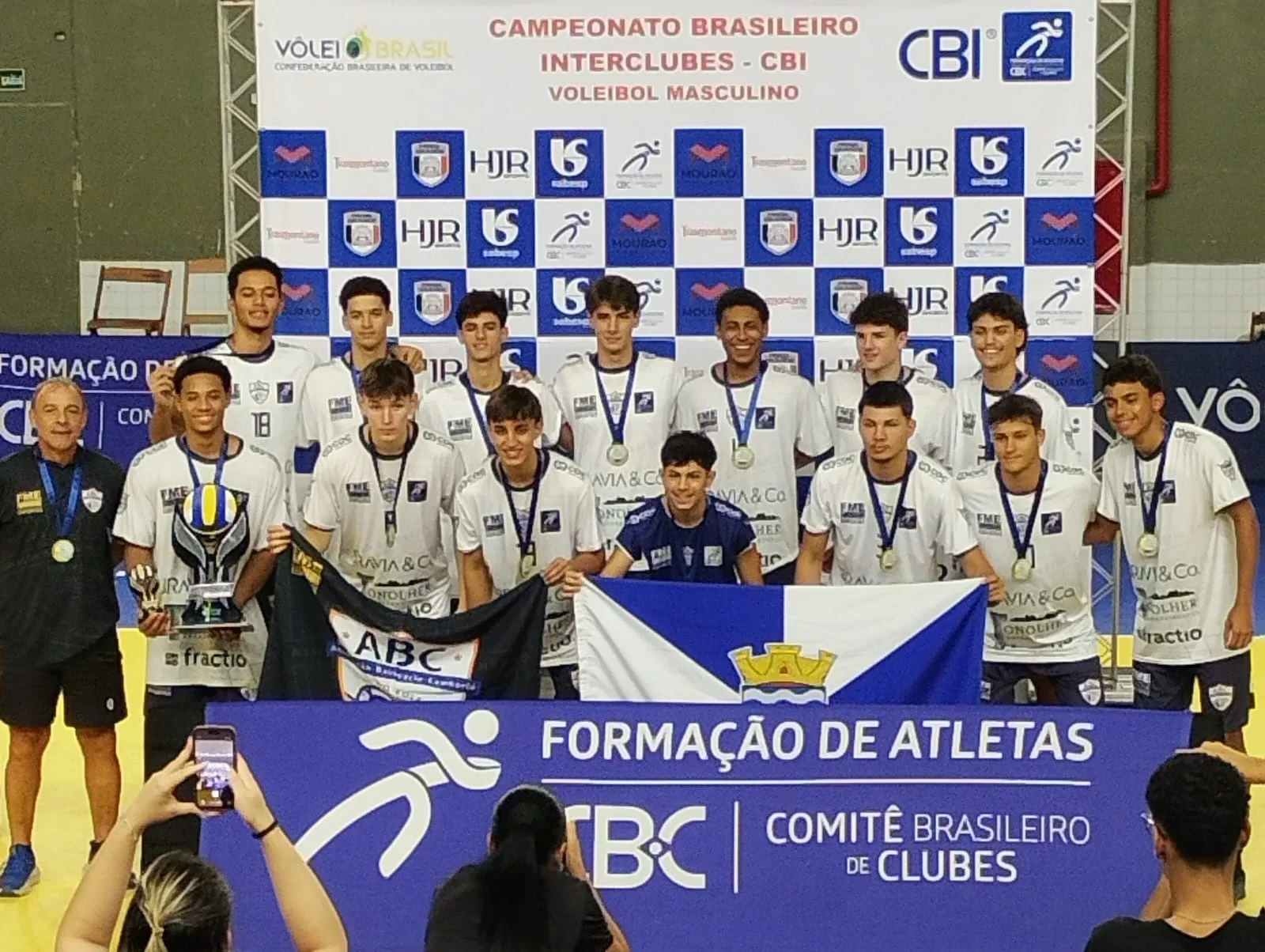 Embalado por título e acesso, ABC do vôlei de Balneário Camboriú mira protagonismo nos JEBs Sub-18