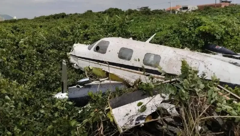 Urgente: avião de pequeno porte cai em Navegantes