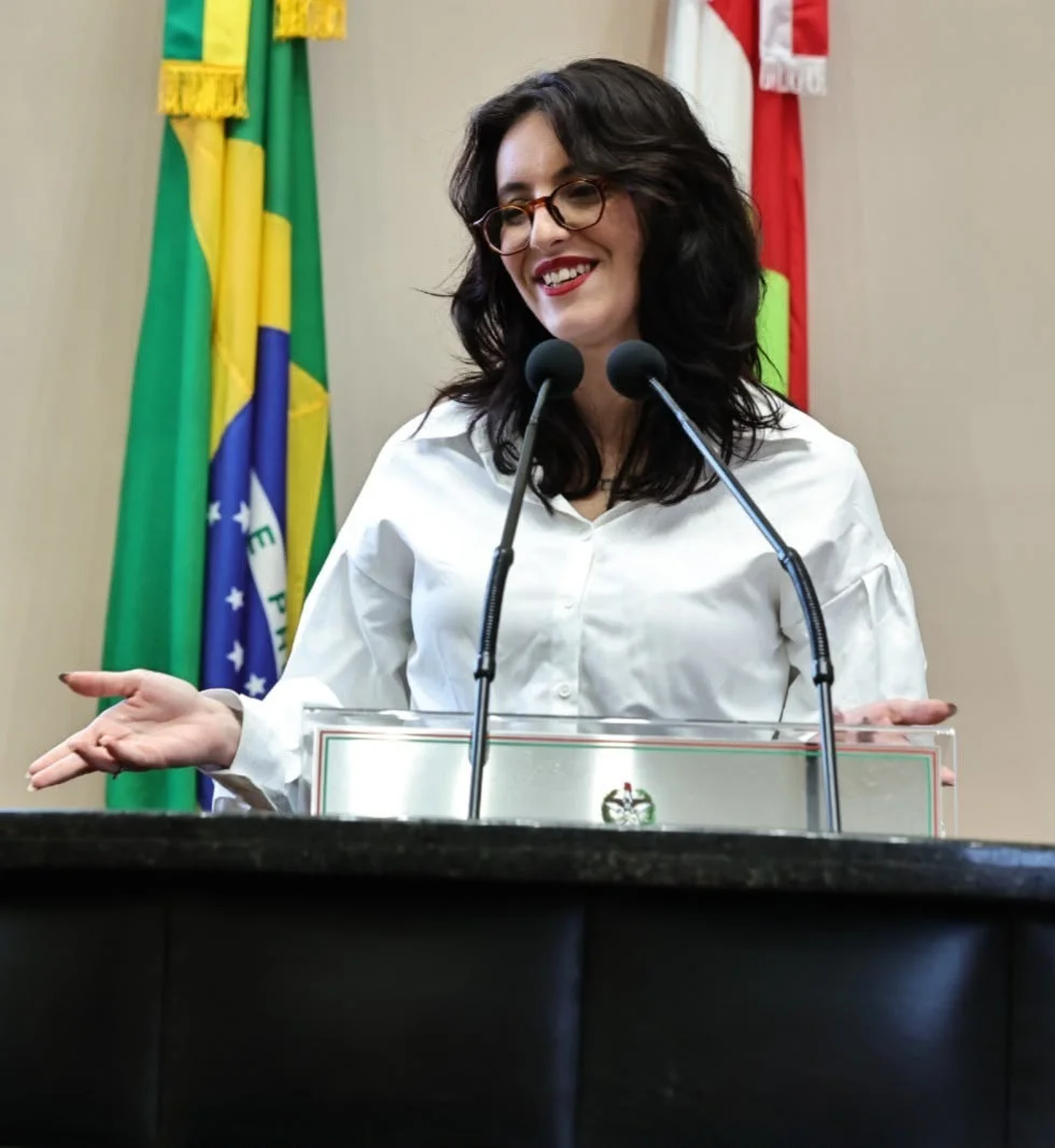 Foto: Depurada Carolline Sardá na semana da posse (Divulgação/Rony Costa)
