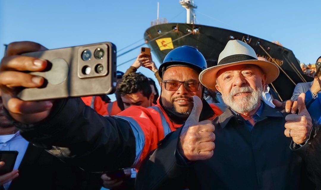 Lula anuncia R$ 844 milhões para Itajaí e prefeito e governador não aparecem