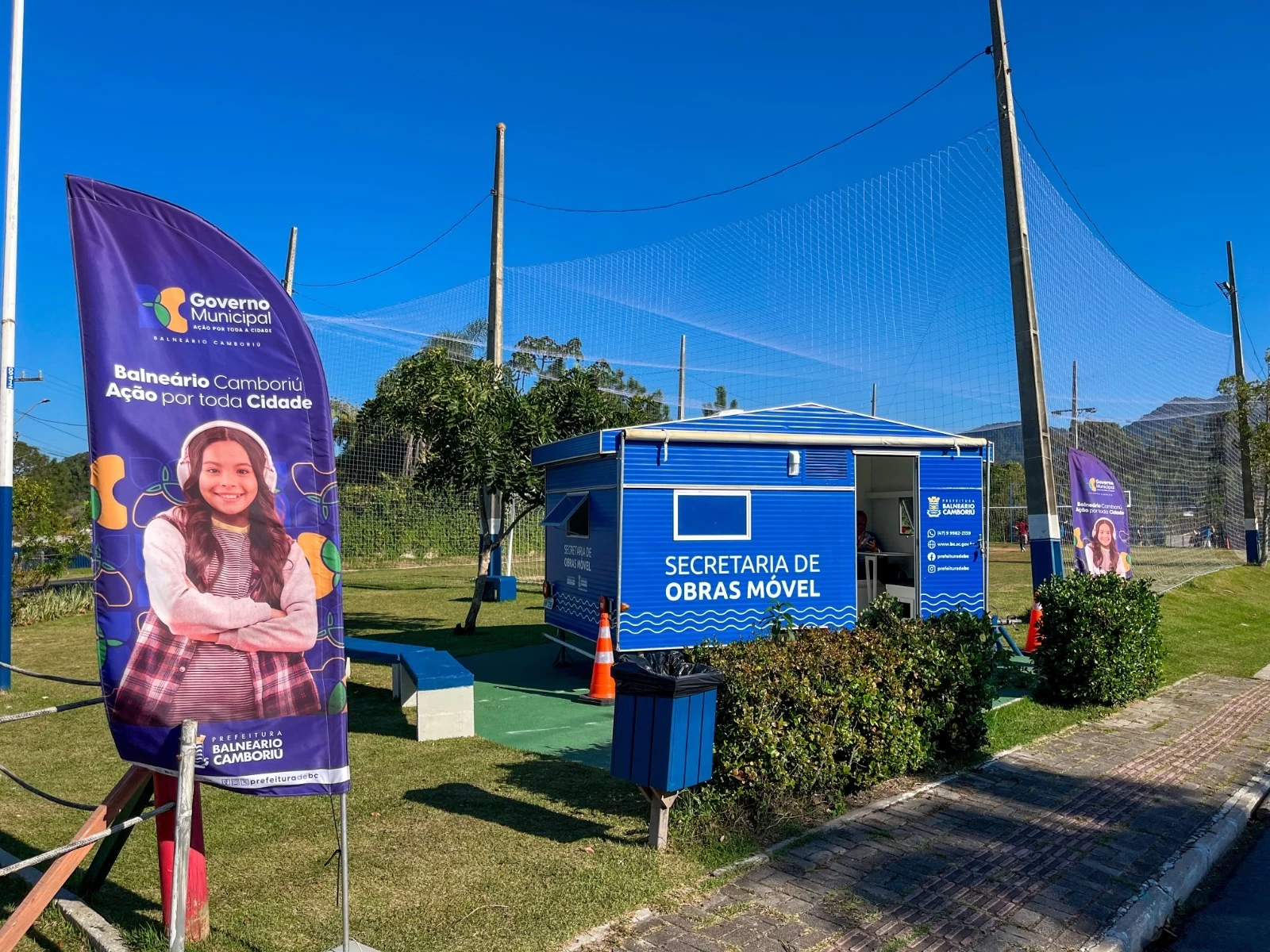 Secretaria de Obras Móvel realiza 33 atendimentos no Estaleirinho, em Balneário Camboriú