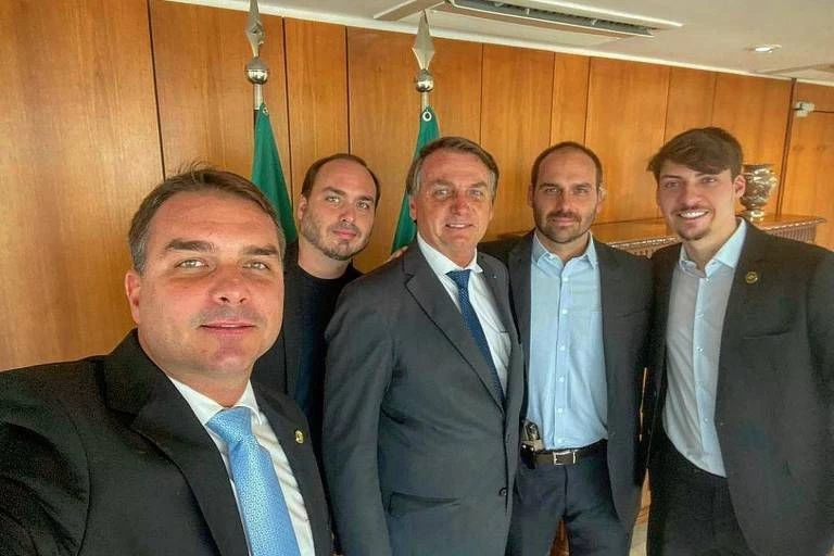 STF flexibiliza regras e Bolsonaro poderá receber filhos em casa