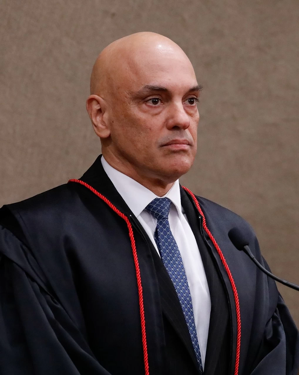 STF proíbe fardas em interrogatório de réus por tentativa de golpe