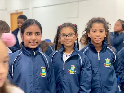iniciada-a-entrega-dos-uniformes-de-inverno-aos-alunos-da-rede-municipal-de-ensino-de-itapema-iniciada-a-entrega-dos-uniformes-de-inverno-aos-alunos-da-rede-municipal-de-ensino-de-itapema-2
