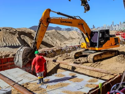 macrodrenagem-avanca-com-mais-de-450-metros-de-galeria-instalada-em-balneario-camboriu-macrodrenagem-avanca-com-mais-de-450-metros-de-galeria-instalada-em-balneario-camboriu