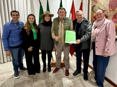prefeitura-de-camboriu-assina-convenio-para-criacao-de-uma-cooperativa-escolar-no-municipio-prefeitura-de-camboriu-assina-convenio-para-criacao-de-uma-cooperativa-escolar-no-municipio