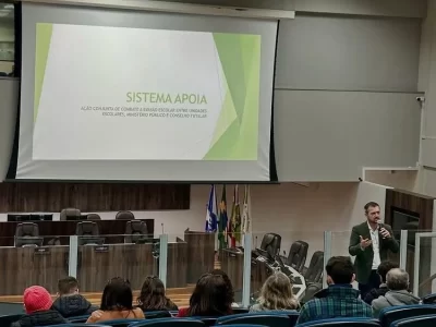 profissionais-da-educacao-participam-de-palestra-sobre-combate-a-evasao-escolar-em-balneario-ca-profissionais-da-educacao-participam-de-palestra-sobre-combate-a-evasao-escolar-em-balneario-ca