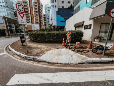 rua-3300-esquina-com-a-terceira-avenida-recebe-novas-rampas-de-acessibilidade-em-balneario-camb-rua-3300-esquina-com-a-terceira-avenida-recebe-novas-rampas-de-acessibilidade-em-balneario-camb
