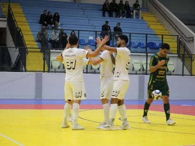 yeesco-vence-pinhalense-e-sobe-na-tabela-da-serie-prata-em-itapema-yeesco-vence-pinhalense-e-sobe-na-tabela-da-serie-prata-em-itapema